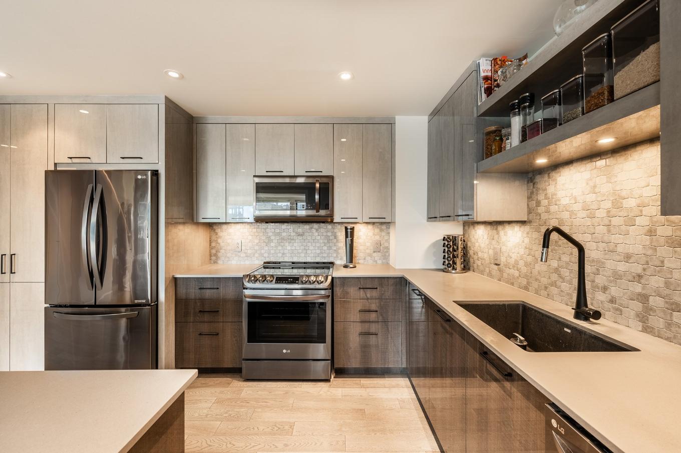 Cuisine - 1606-1455 Rue Sherbrooke O., Montréal (Ville-Marie), QC - Indoor Photo Showing Kitchen With Upgraded Kitchen