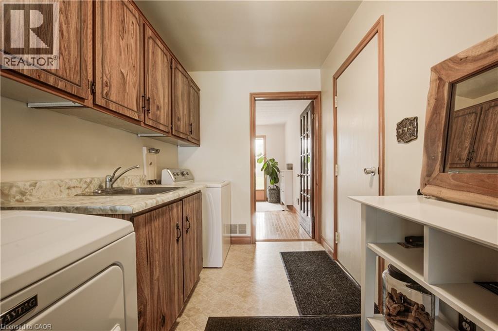 345 Governors Road E, Paris, ON - Indoor Photo Showing Laundry Room