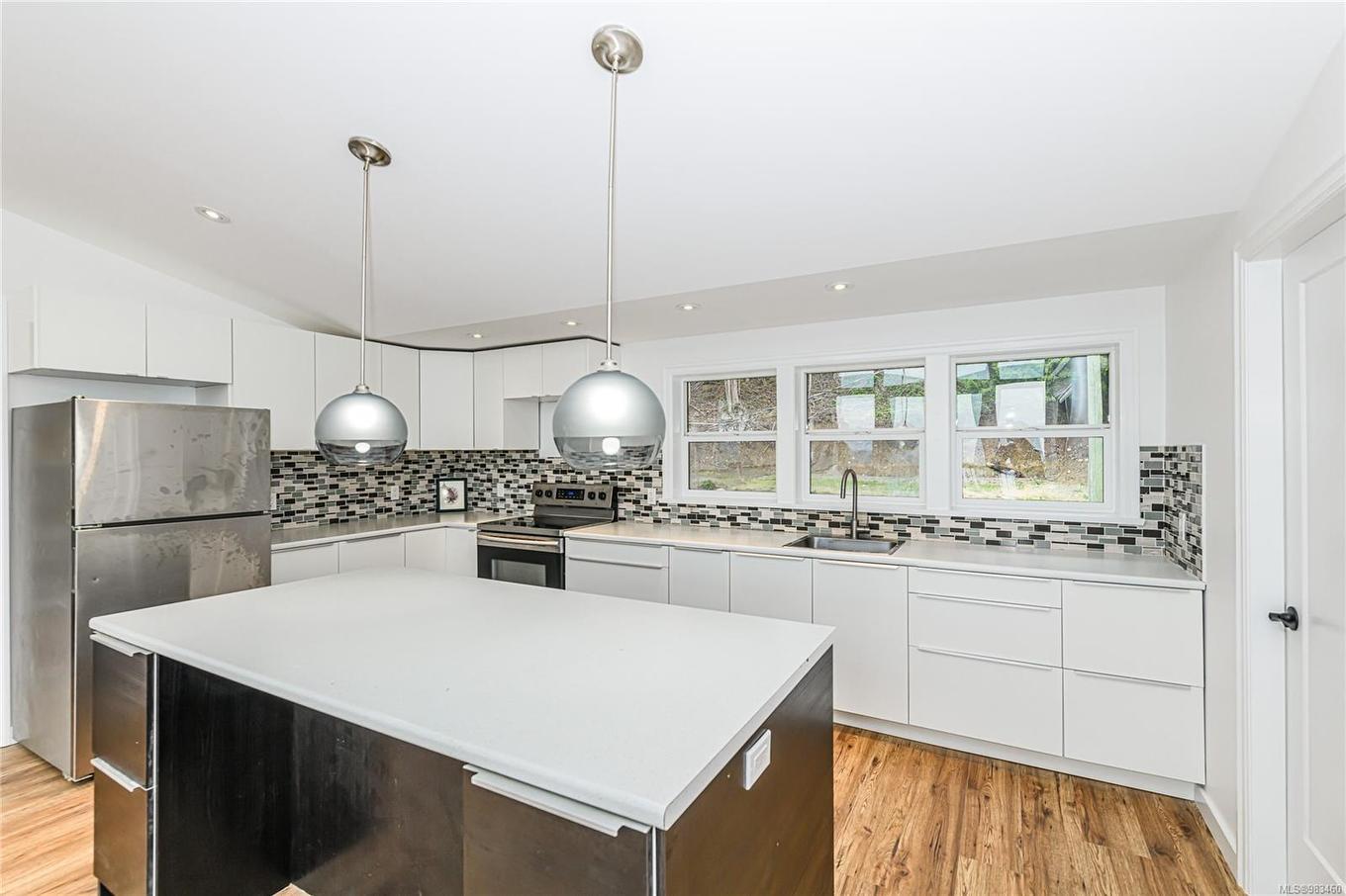 879 Rainbow Rd, Salt Spring, BC