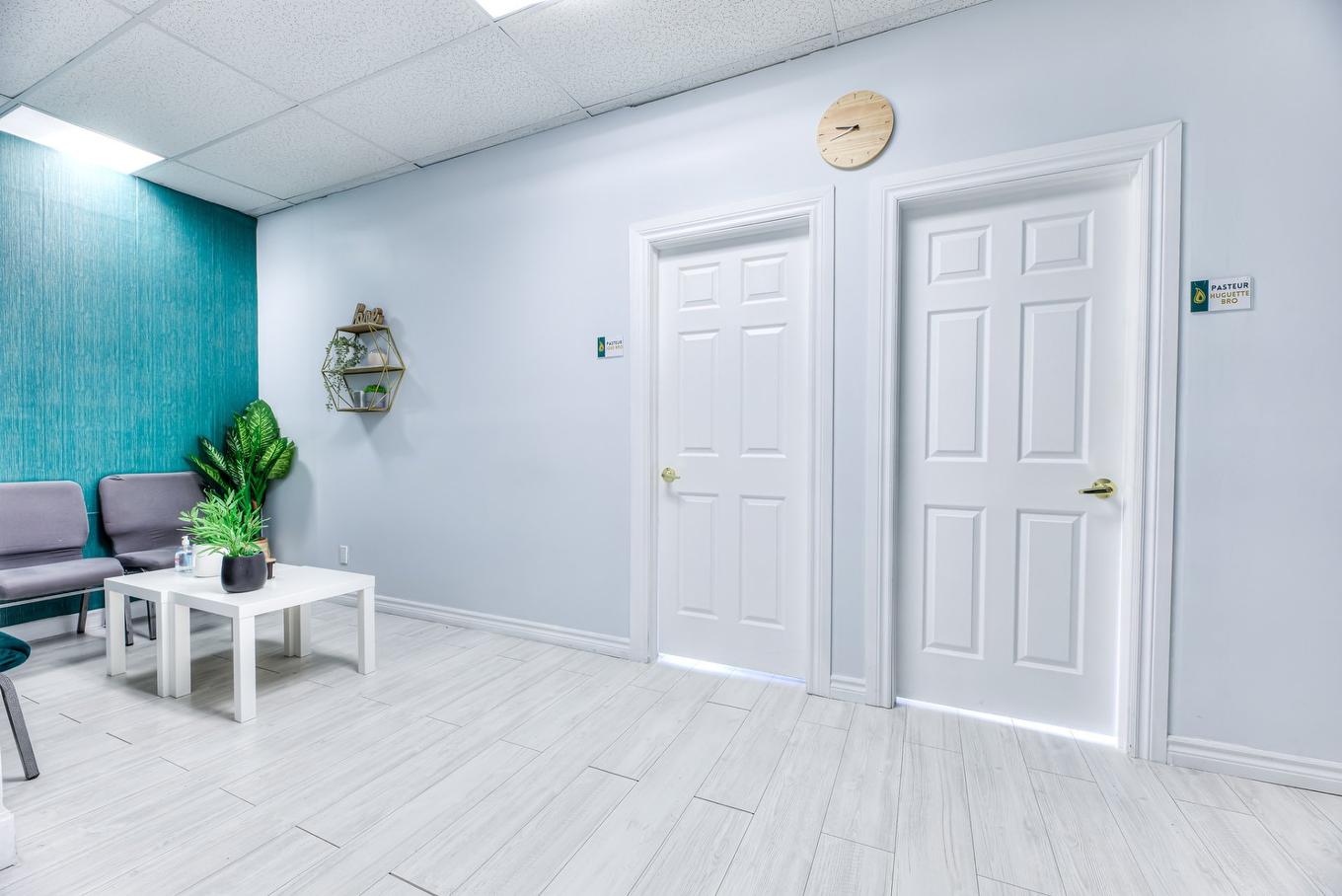 Salle - 9850 - 9852 Rue Verville, Montréal (Ahuntsic-Cartierville), QC - Indoor Photo Showing Other Room