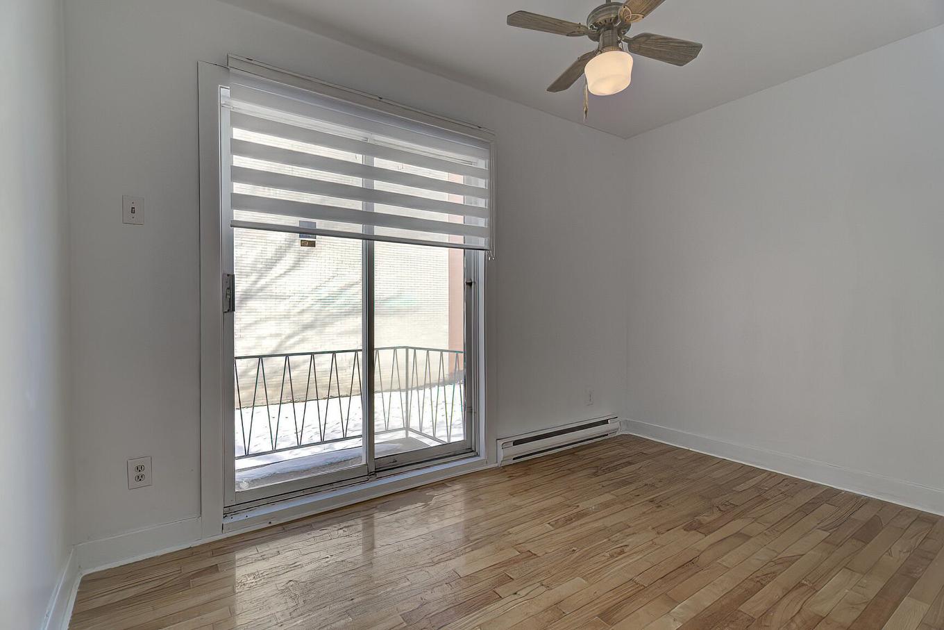 Chambre à coucher - 11755 Av. Du Bois-De-Boulogne, Montréal (Ahuntsic-Cartierville), QC - Indoor Photo Showing Other Room