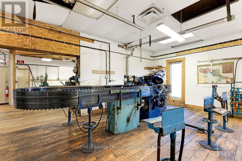 8687 Highway 511, Lanark Highlands, ON