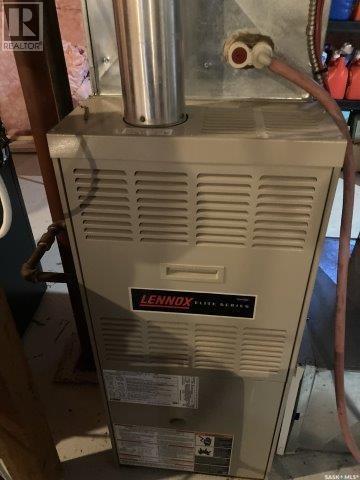 212 Fourth Street Ne, Ituna, SK - Indoor