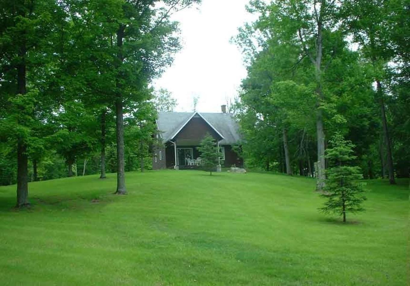 Back facade - 14 Rue Highland, Sutton, QC - Outdoor