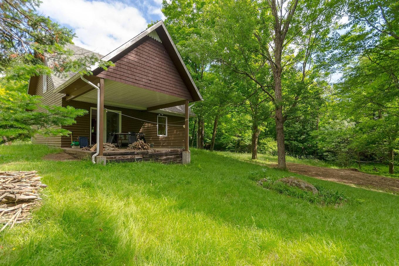 Frontage - 14 Rue Highland, Sutton, QC - Outdoor