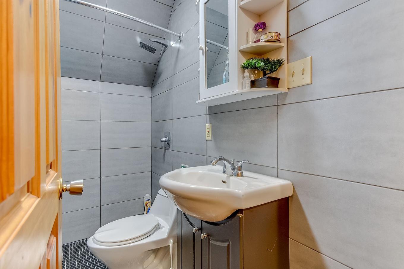 Bathroom - 14 Rue Highland, Sutton, QC - Indoor Photo Showing Bathroom