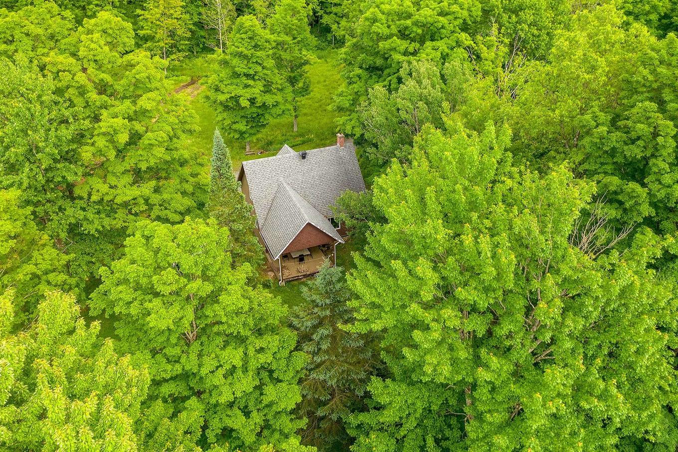Aerial photo - 14 Rue Highland, Sutton, QC - Outdoor