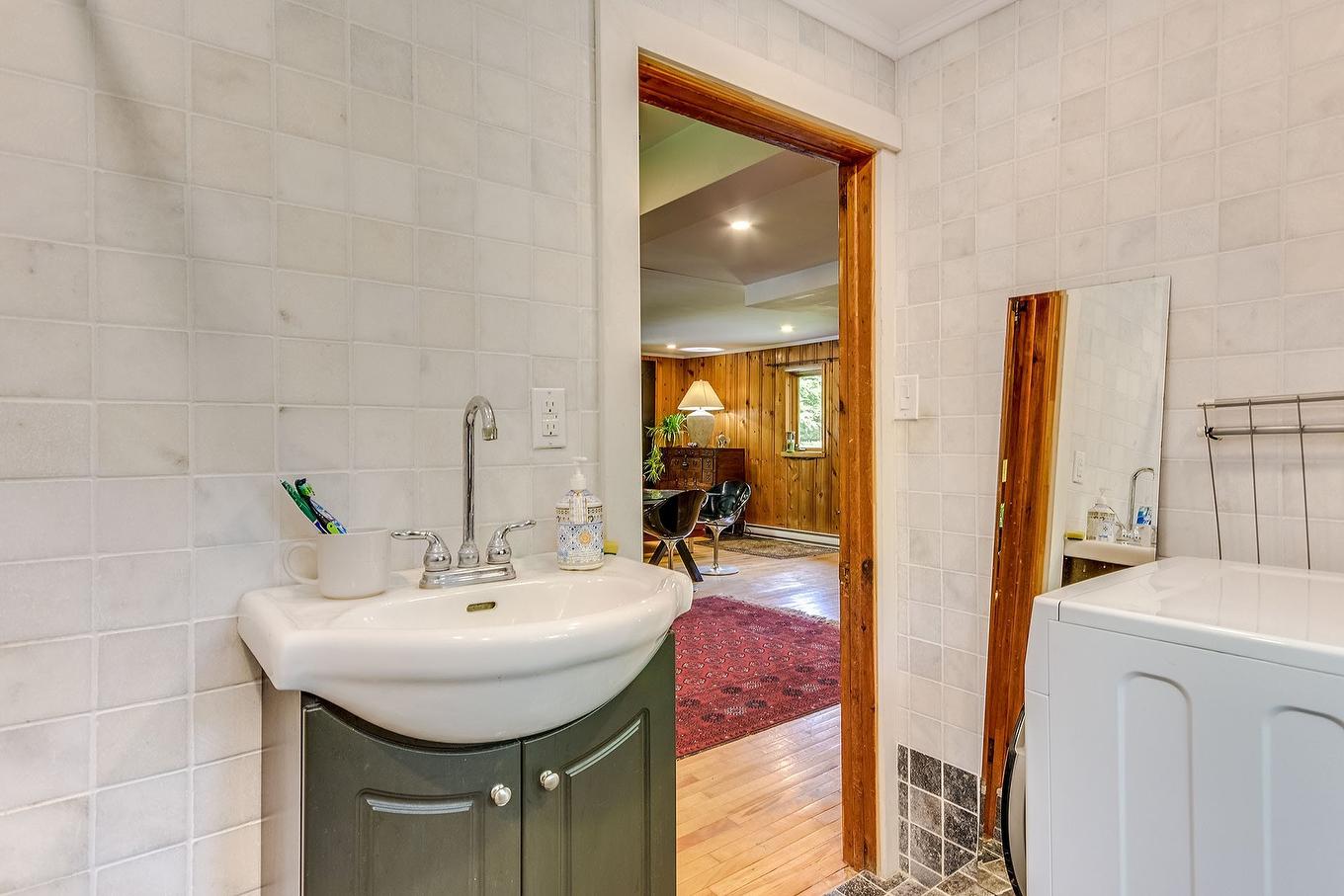 Bathroom - 14 Rue Highland, Sutton, QC - Indoor