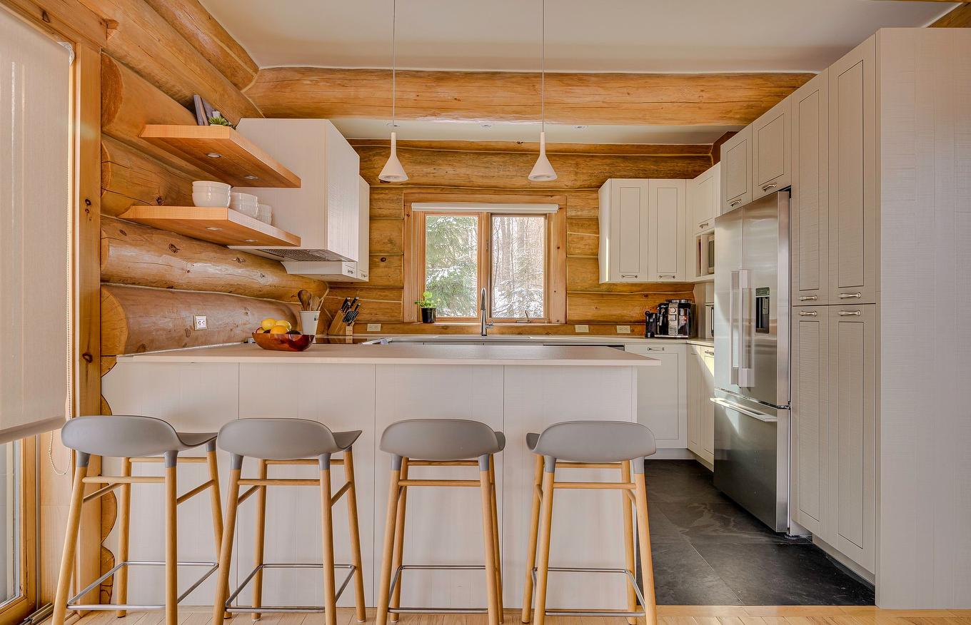 Kitchen - 105 Ch. Des Ancêtres, Mont-Tremblant, QC - Indoor Photo Showing Kitchen
