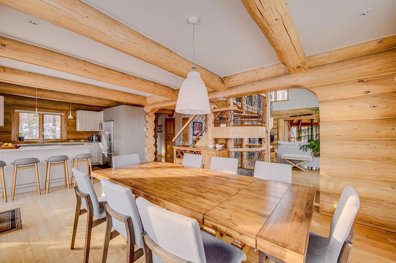 Dining room - 105 Ch. Des Ancêtres, Mont-Tremblant, QC - Indoor Photo Showing Dining Room