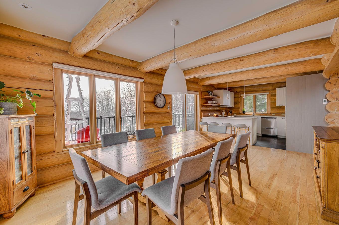 Dining room - 105 Ch. Des Ancêtres, Mont-Tremblant, QC - Indoor Photo Showing Dining Room