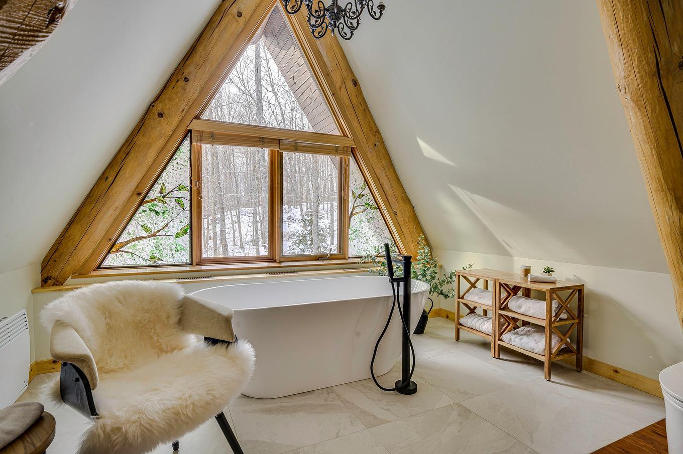 Ensuite bathroom - 105 Ch. Des Ancêtres, Mont-Tremblant, QC - Indoor Photo Showing Other Room