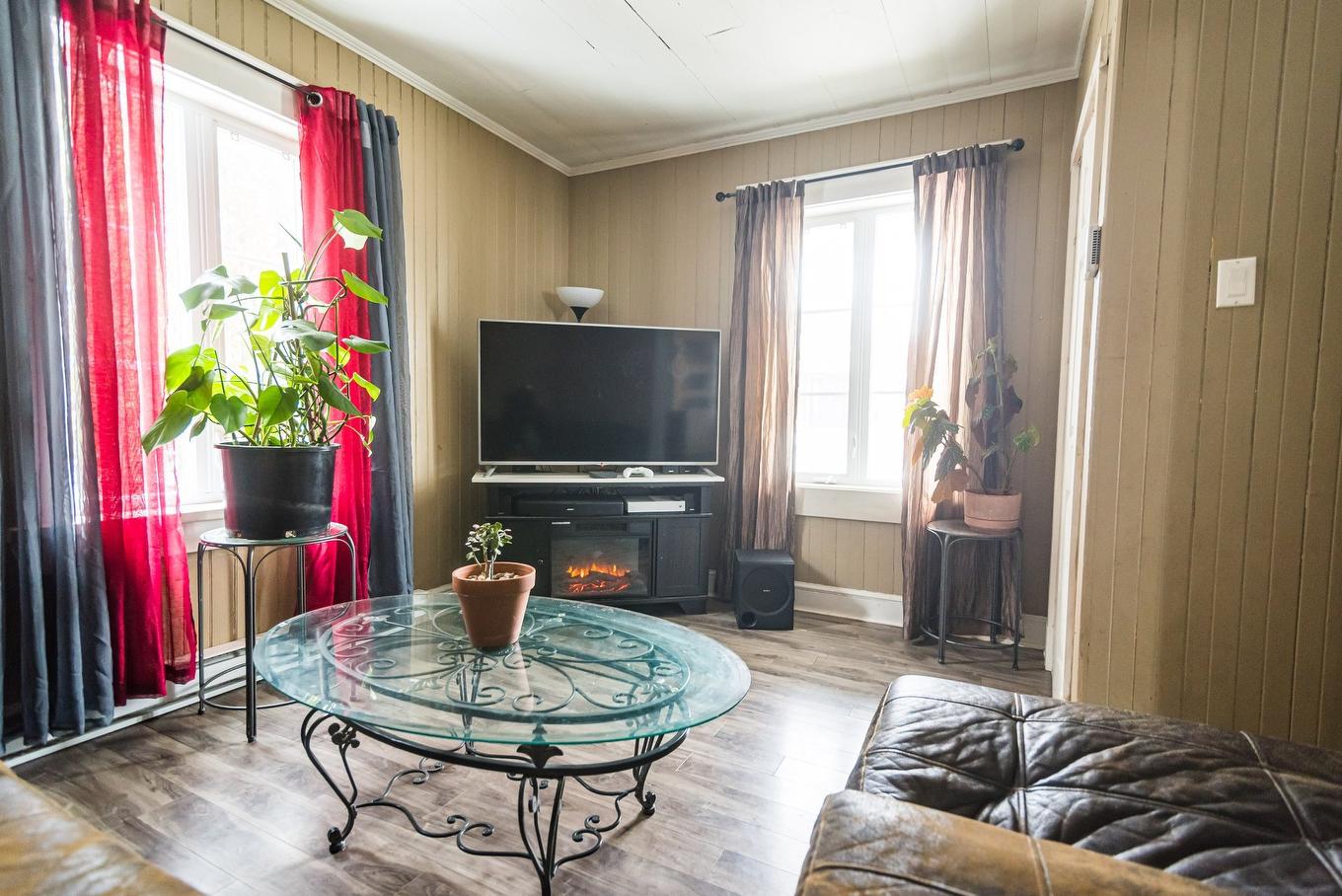 Living room - 435 Av. Bouchard, Saint-Pascal, QC - Indoor Photo Showing Living Room