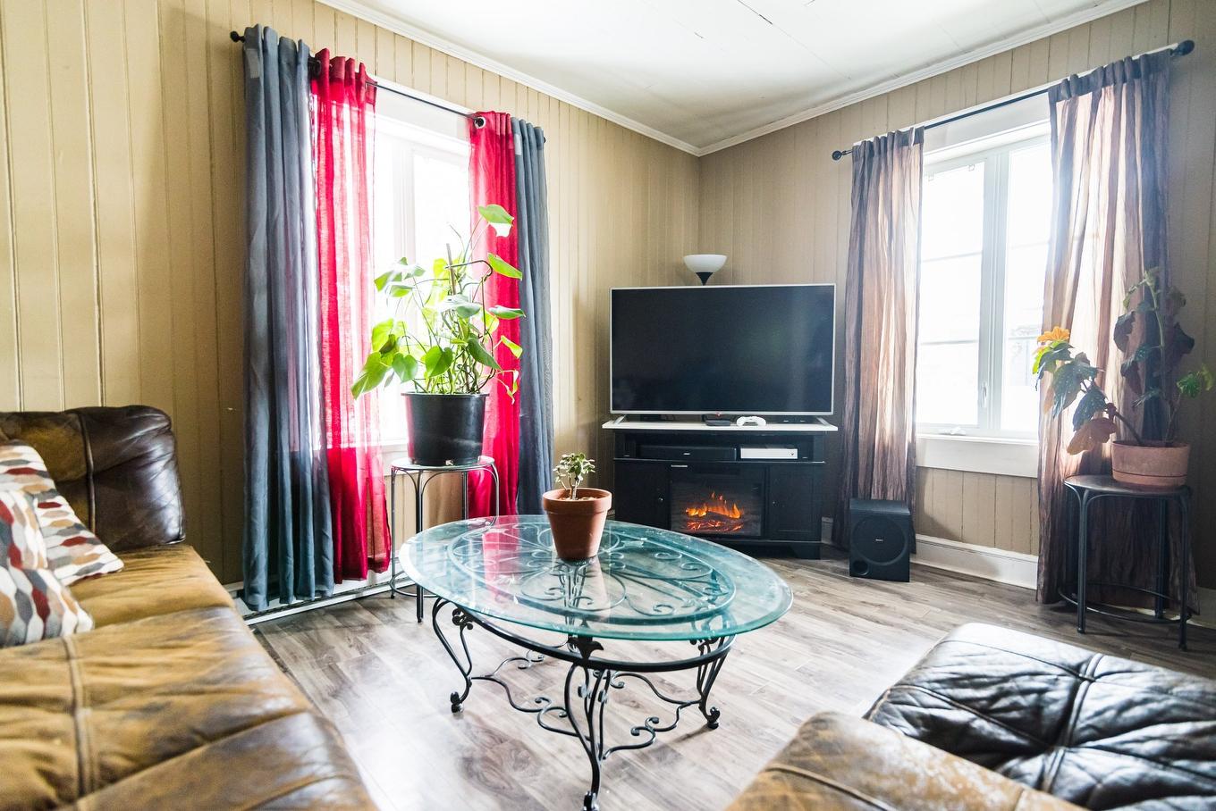 Living room - 435 Av. Bouchard, Saint-Pascal, QC - Indoor Photo Showing Bathroom