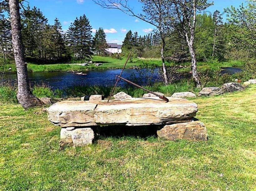 15 Nauglers Settlement Road, Moser River, NS
