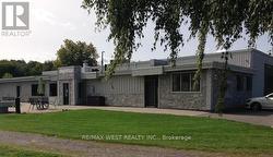 424 PENETANGUISHENE ROAD Springwater, ON L4K 4Y8