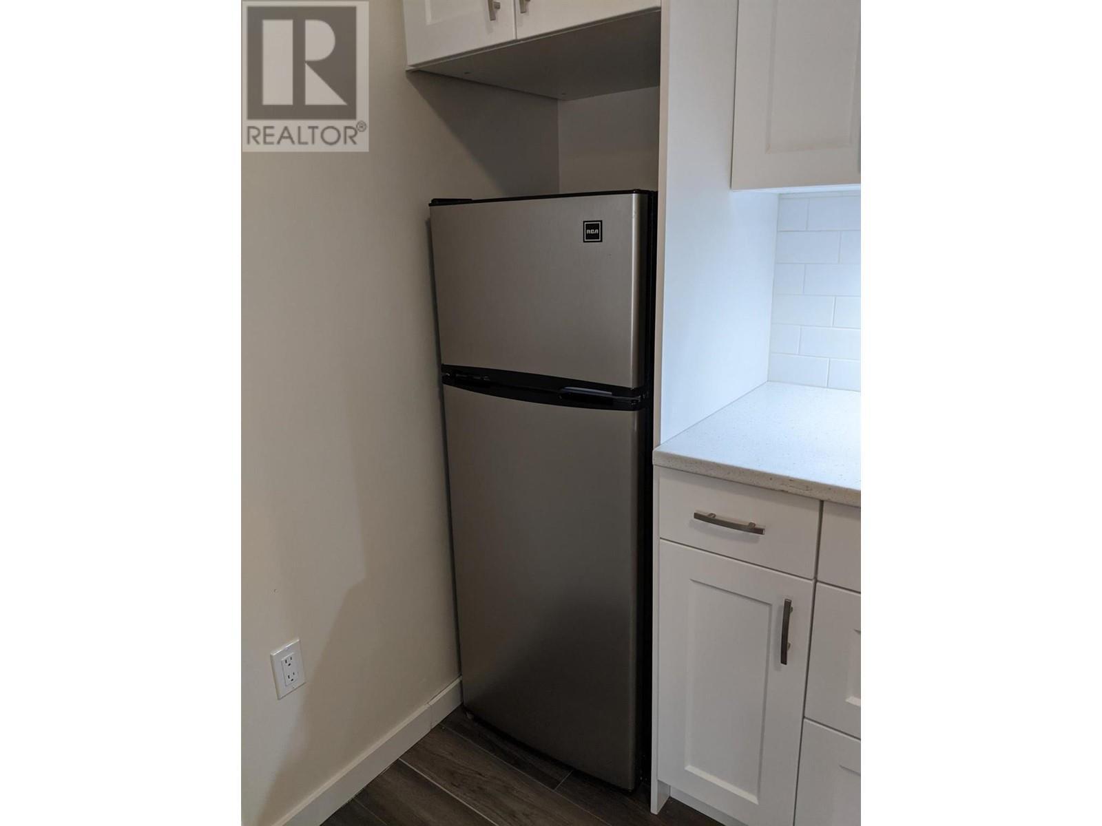 Apartment - 6203 Willow Avenue, Summerland, BC