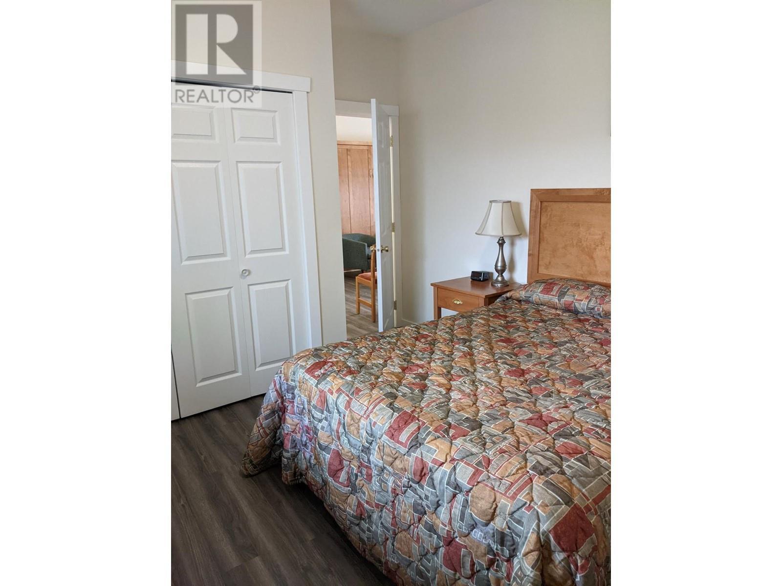 Apartment - 6203 Willow Avenue, Summerland, BC