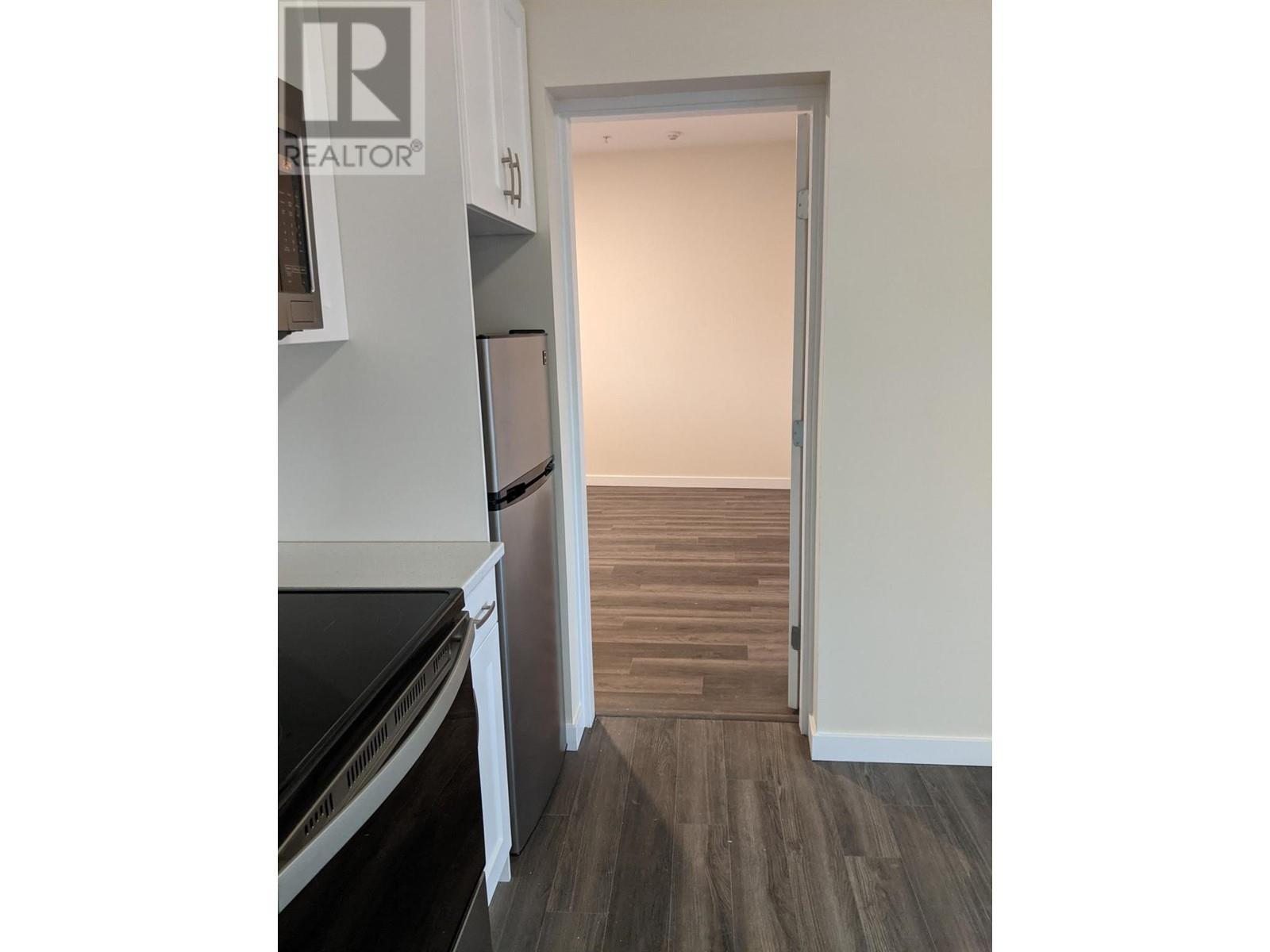 Apartment - 6203 Willow Avenue, Summerland, BC