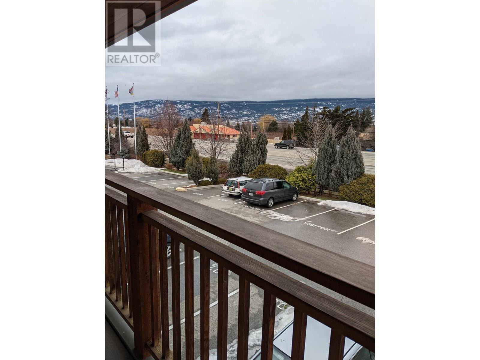 Apartment - 6203 Willow Avenue, Summerland, BC