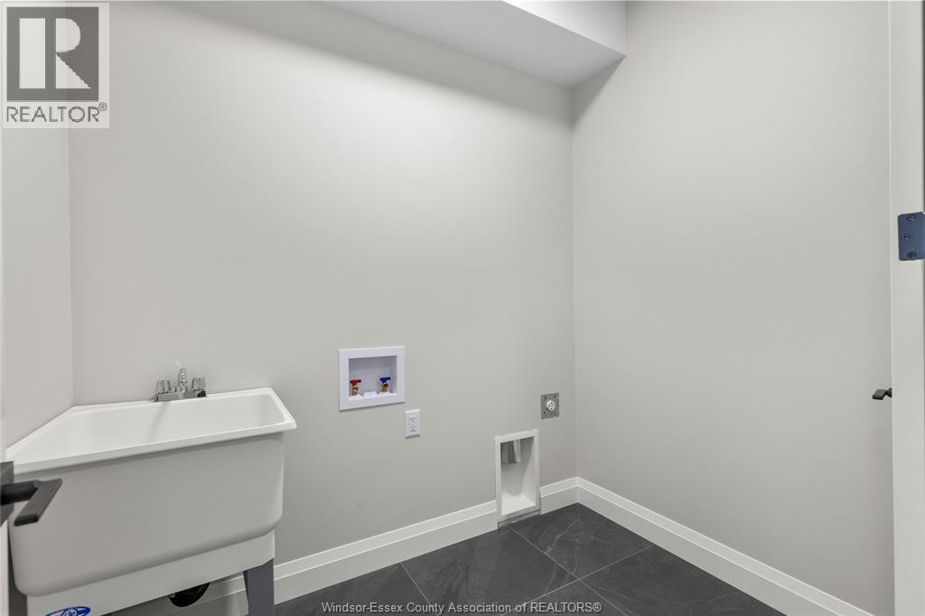 7338 Garnet Crescent, Mcgregor, ON - Indoor Photo Showing Other Room