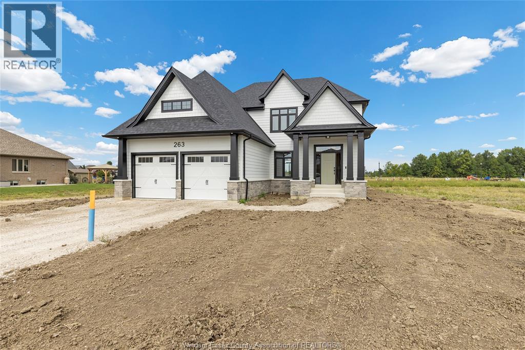7338 Garnet Crescent, Mcgregor, ON - Outdoor