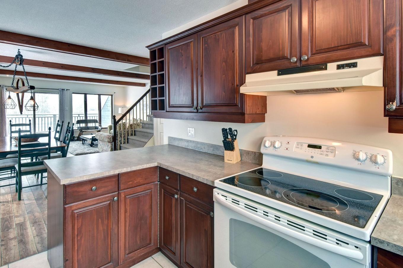 Kitchen - 1-142 Rue Pinoteau, Mont-Tremblant, QC - Indoor Photo Showing Kitchen