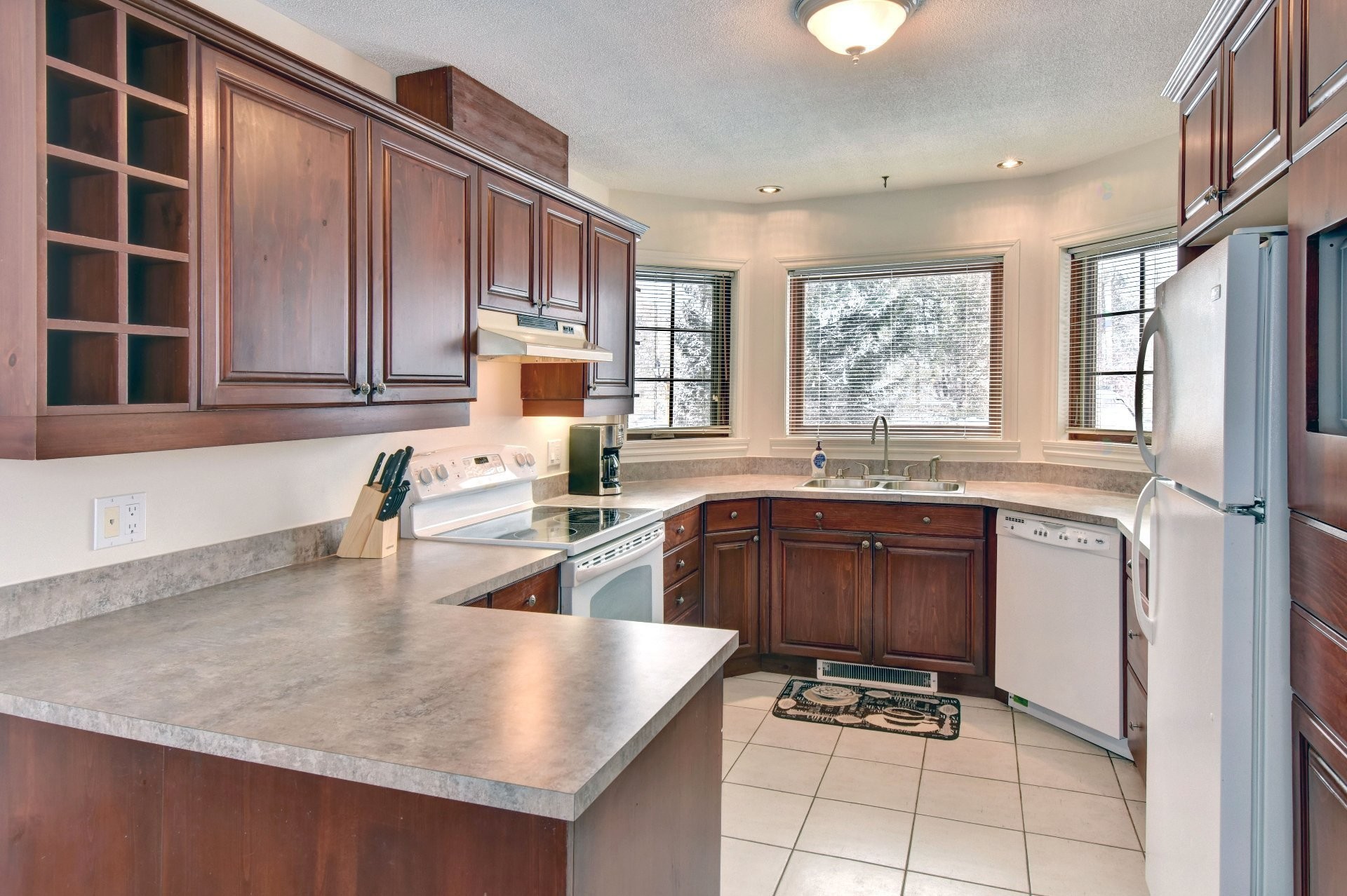 Cuisine - 1-142 Rue Pinoteau, Mont-Tremblant, QC - Indoor Photo Showing Kitchen