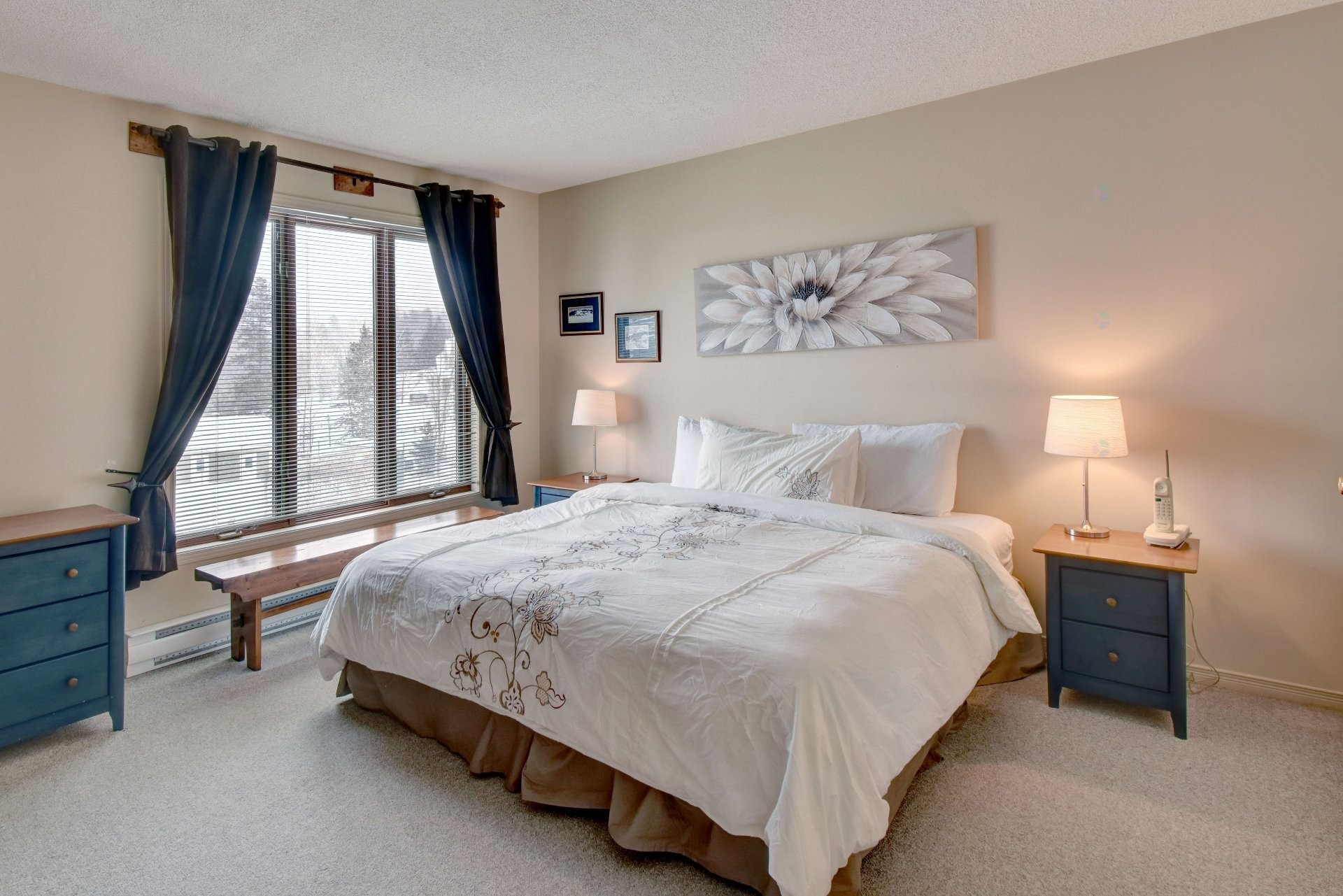 Chambre à coucher principale - 1-142 Rue Pinoteau, Mont-Tremblant, QC - Indoor Photo Showing Bedroom