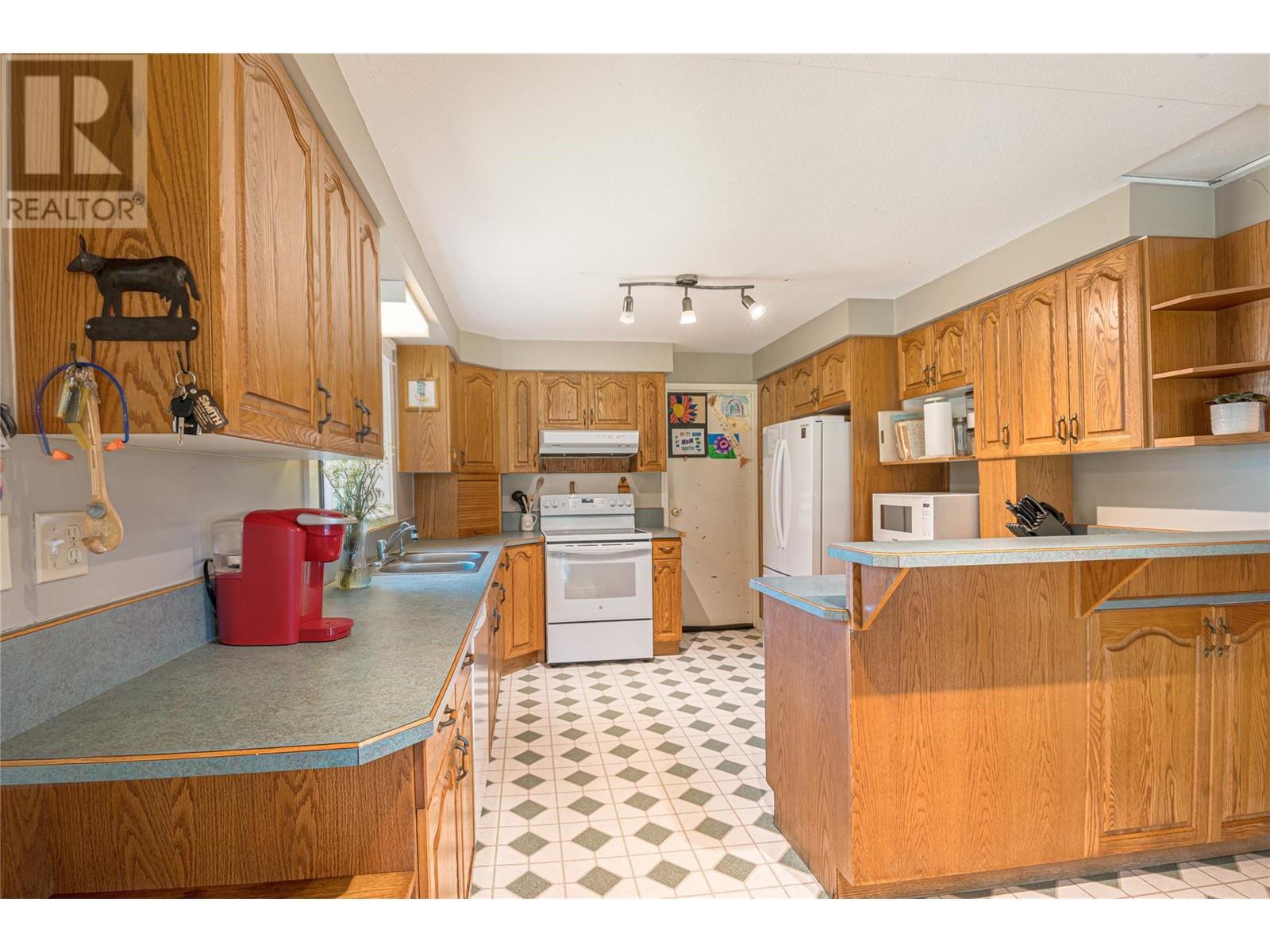 9982 97B Highway, Enderby, BC