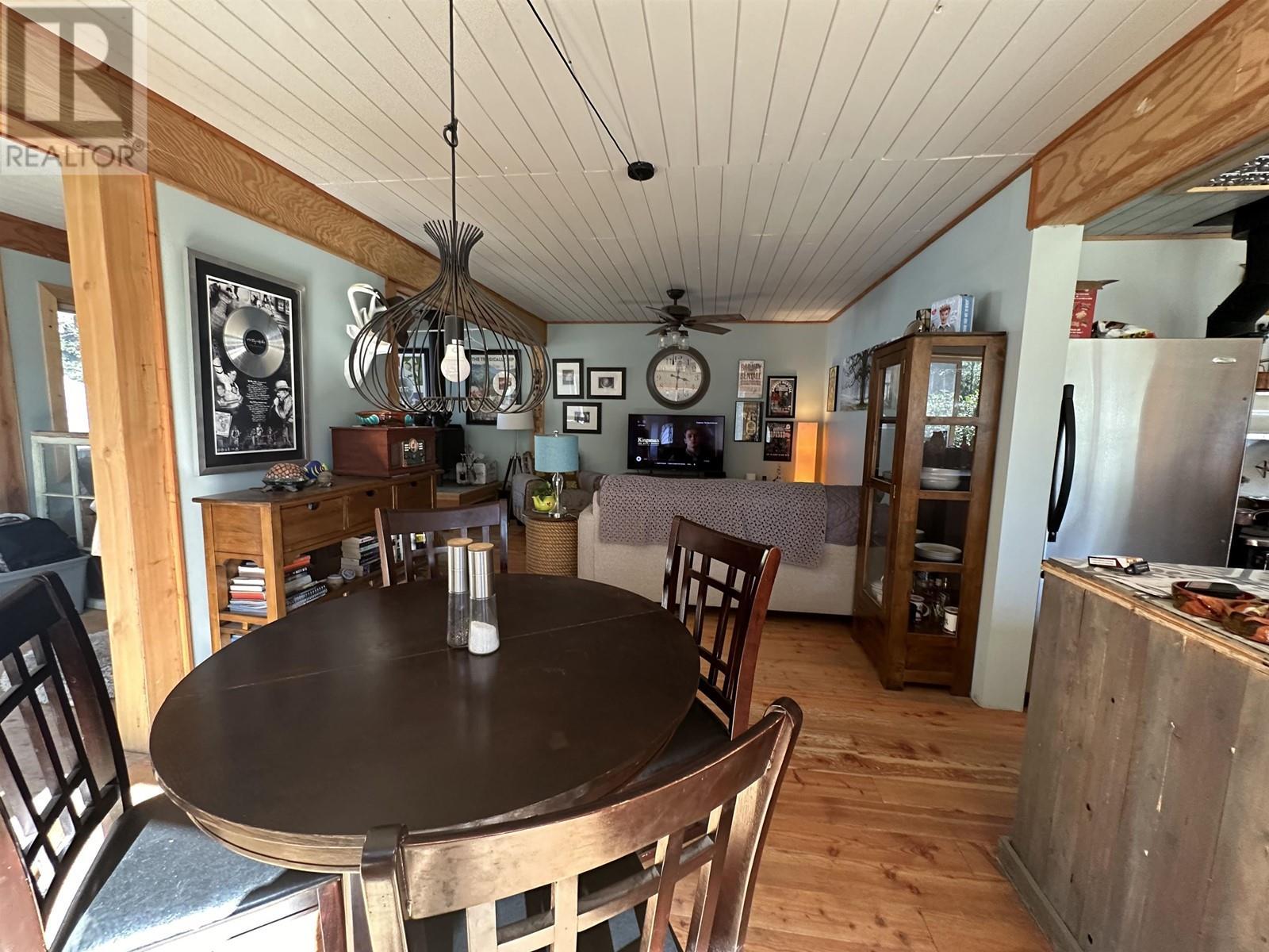 5973 Cedar Creek Road, Likely, BC - Indoor Photo Showing Dining Room