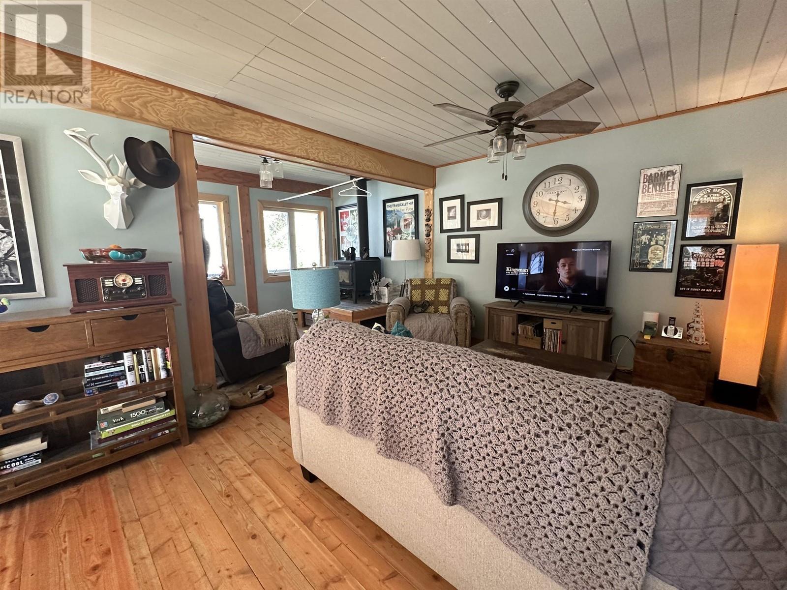 5973 Cedar Creek Road, Likely, BC - Indoor