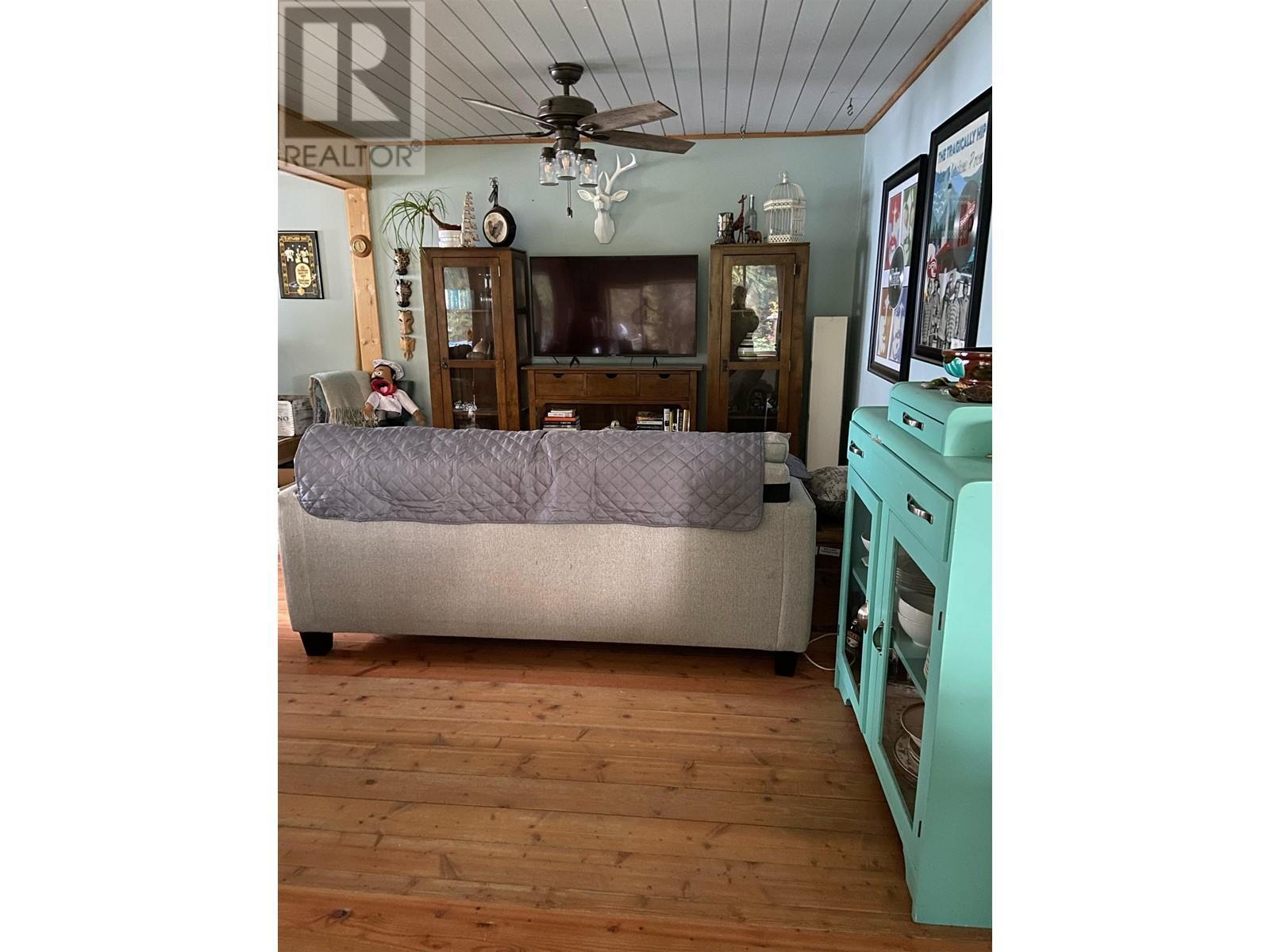 5973 Cedar Creek Road, Likely, BC - Indoor Photo Showing Other Room