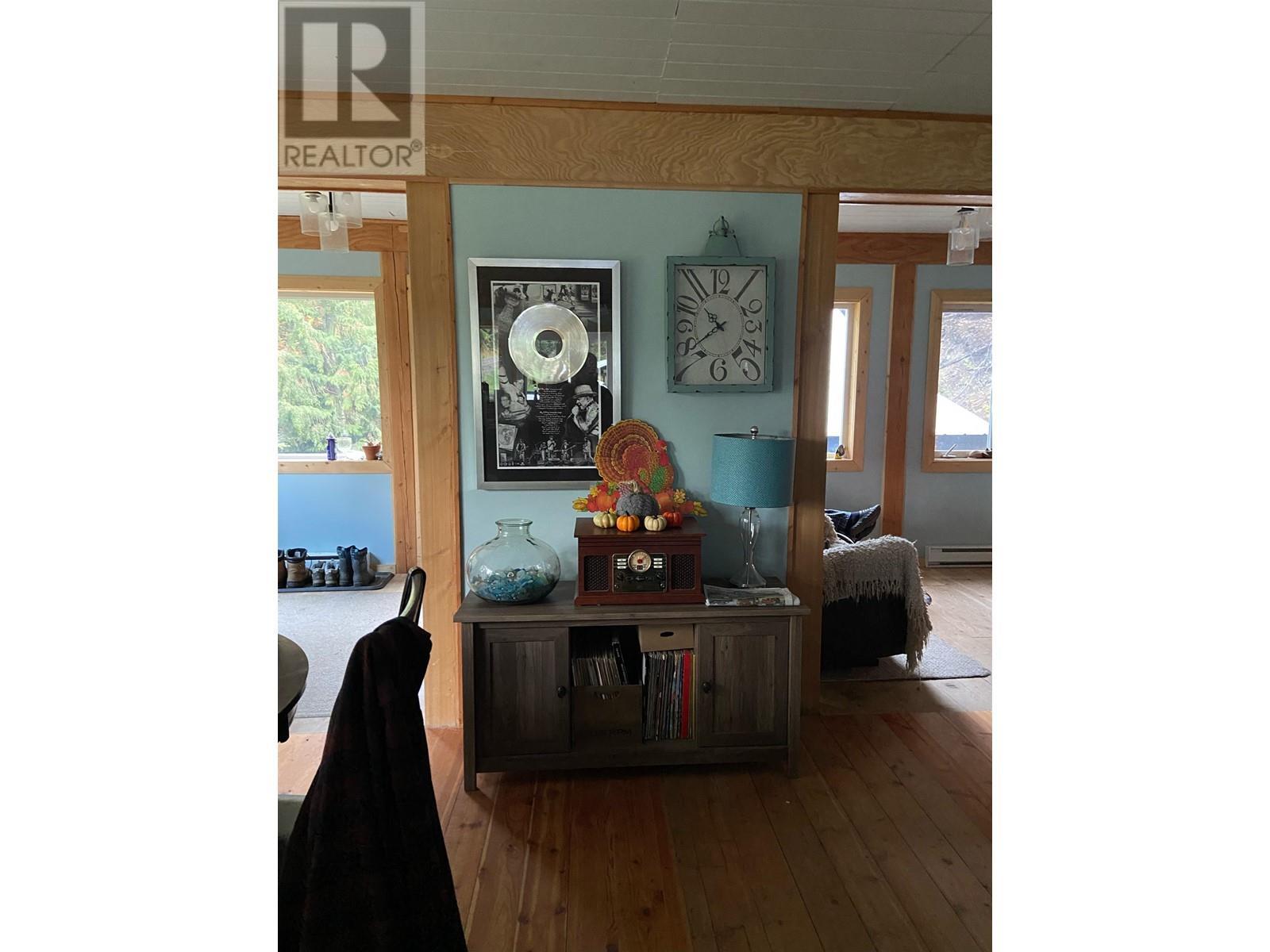 5973 Cedar Creek Road, Likely, BC - Indoor