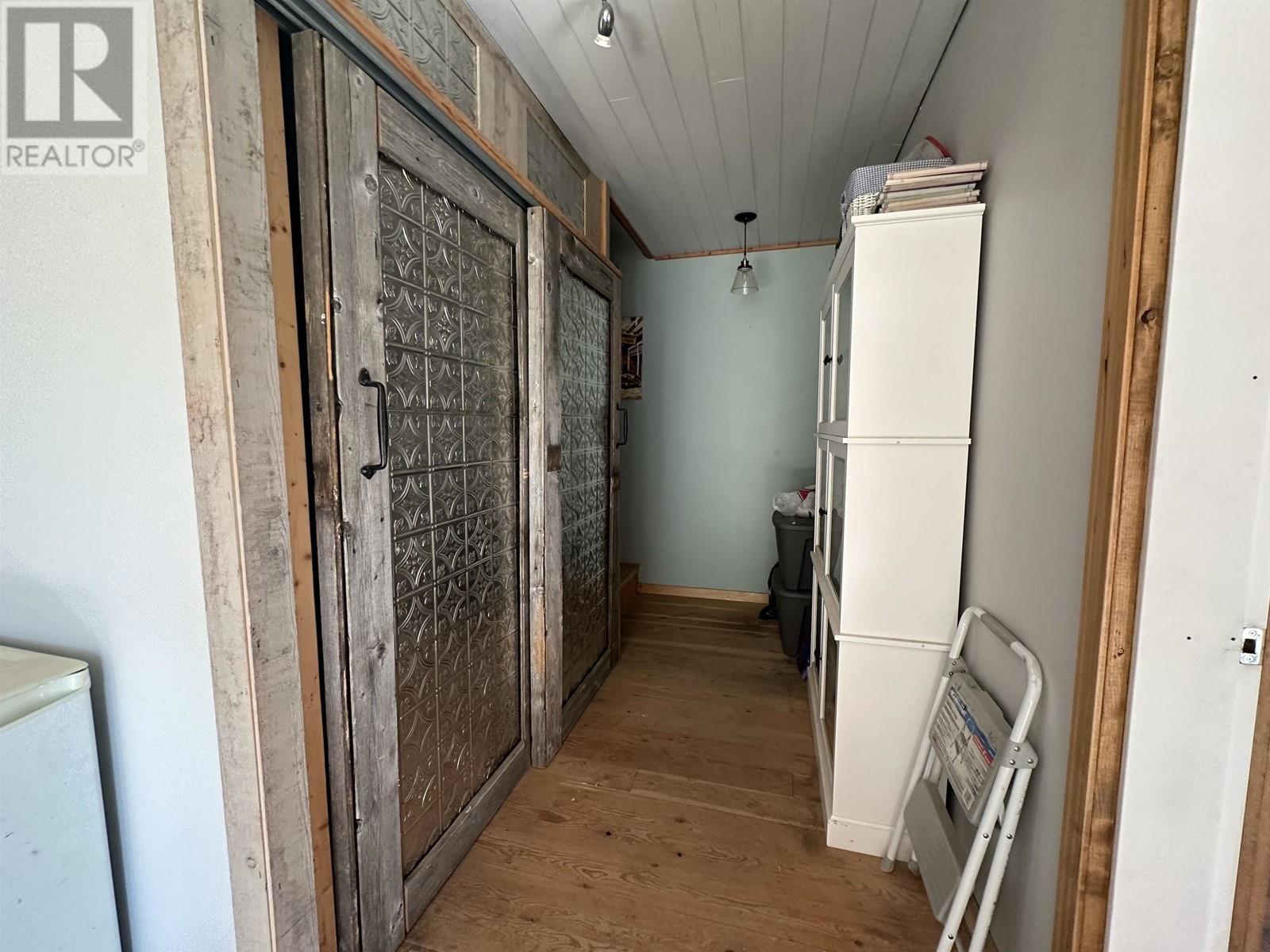 5973 Cedar Creek Road, Likely, BC - Indoor