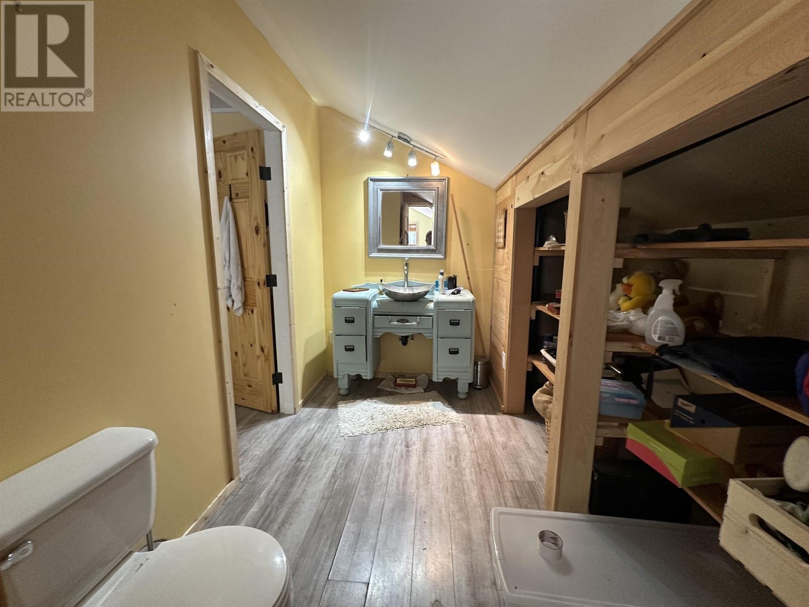 5973 Cedar Creek Road, Likely, BC - Indoor