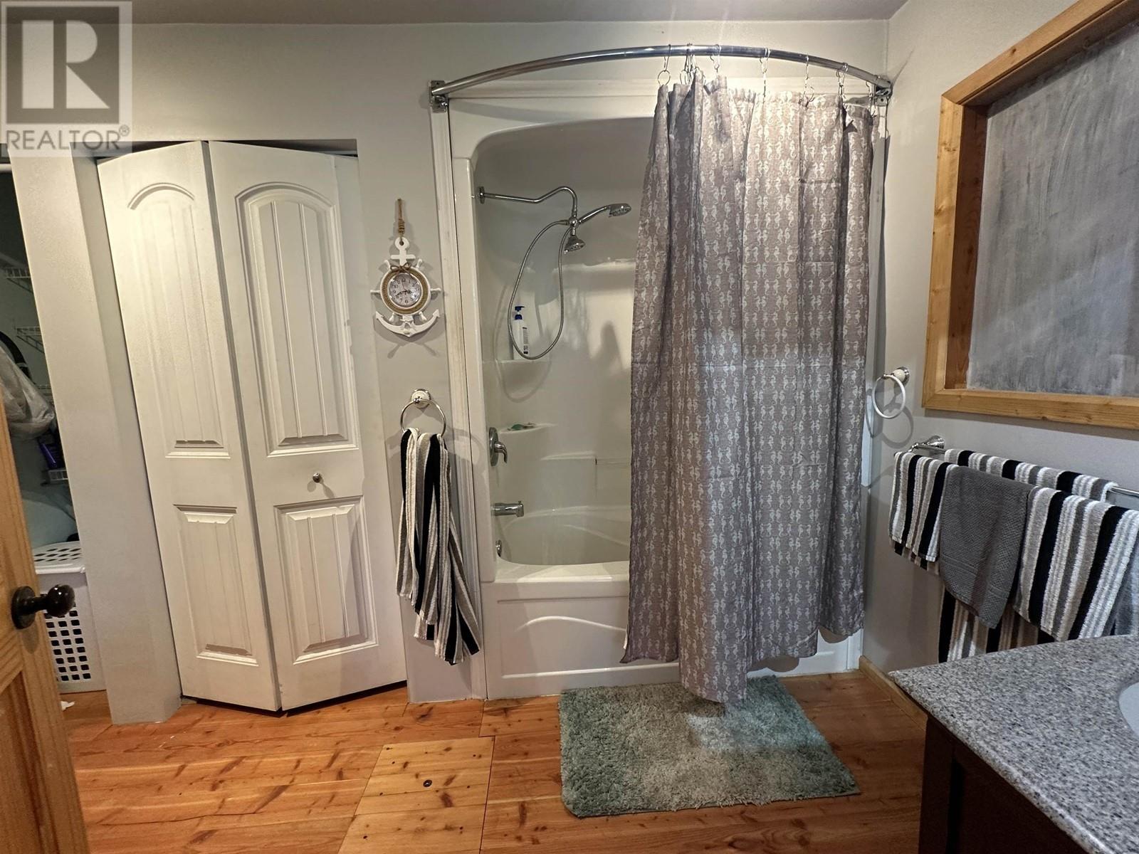 5973 Cedar Creek Road, Likely, BC - Indoor Photo Showing Bathroom