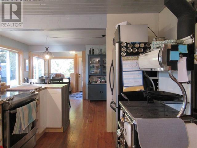 5973 Cedar Creek Road, Likely, BC - Indoor