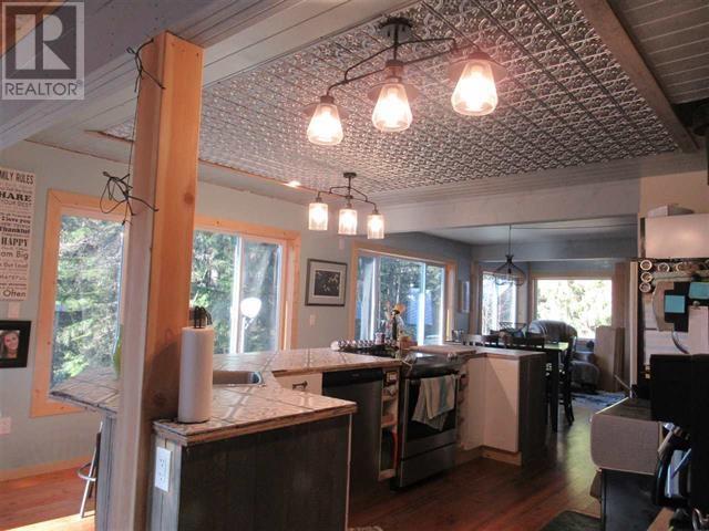 5973 Cedar Creek Road, Likely, BC - Indoor