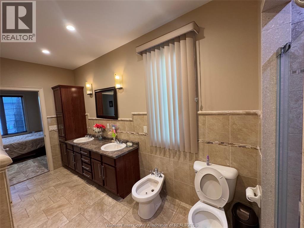 67 Theresa Trail, Leamington, ON - Indoor Photo Showing Bathroom