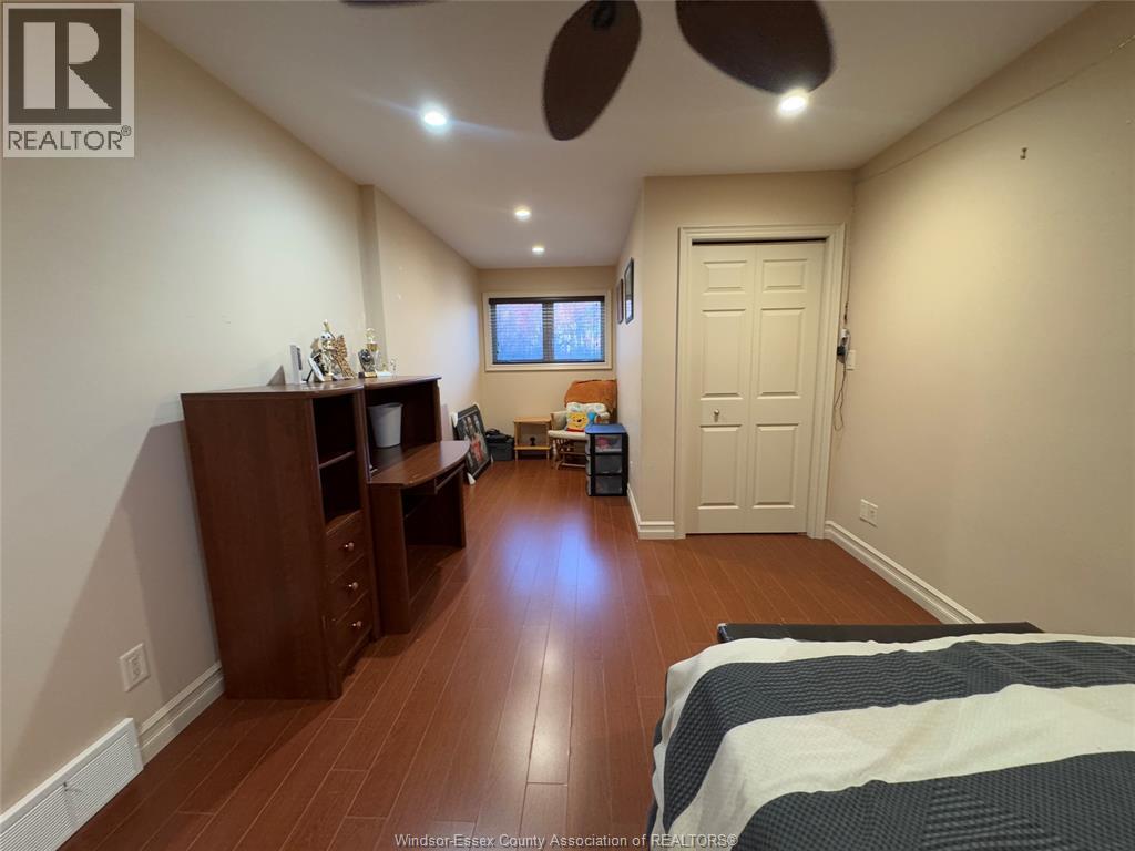 67 Theresa Trail, Leamington, ON - Indoor Photo Showing Bedroom