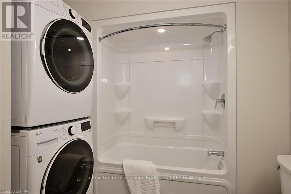 Unit 13 - 3202 Vivian Line, Stratford, ON - Indoor Photo Showing Laundry Room