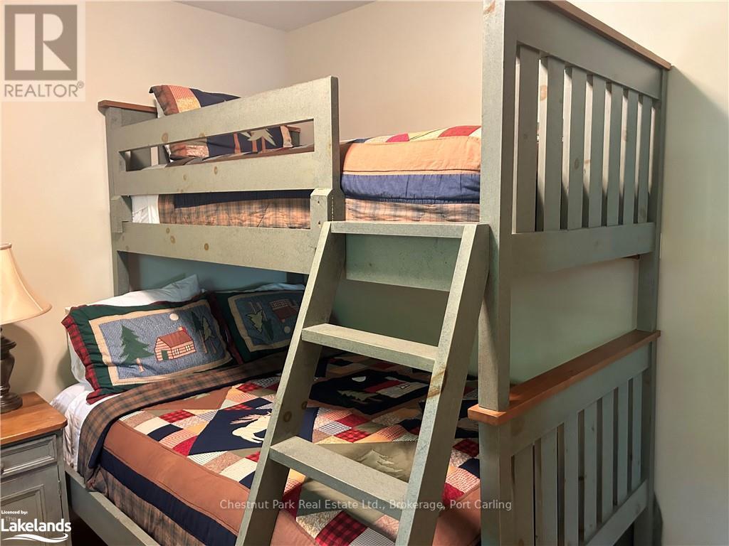 118-3 - 1052 Rat Bay Road, Lake Of Bays (Franklin), ON - Indoor Photo Showing Bedroom