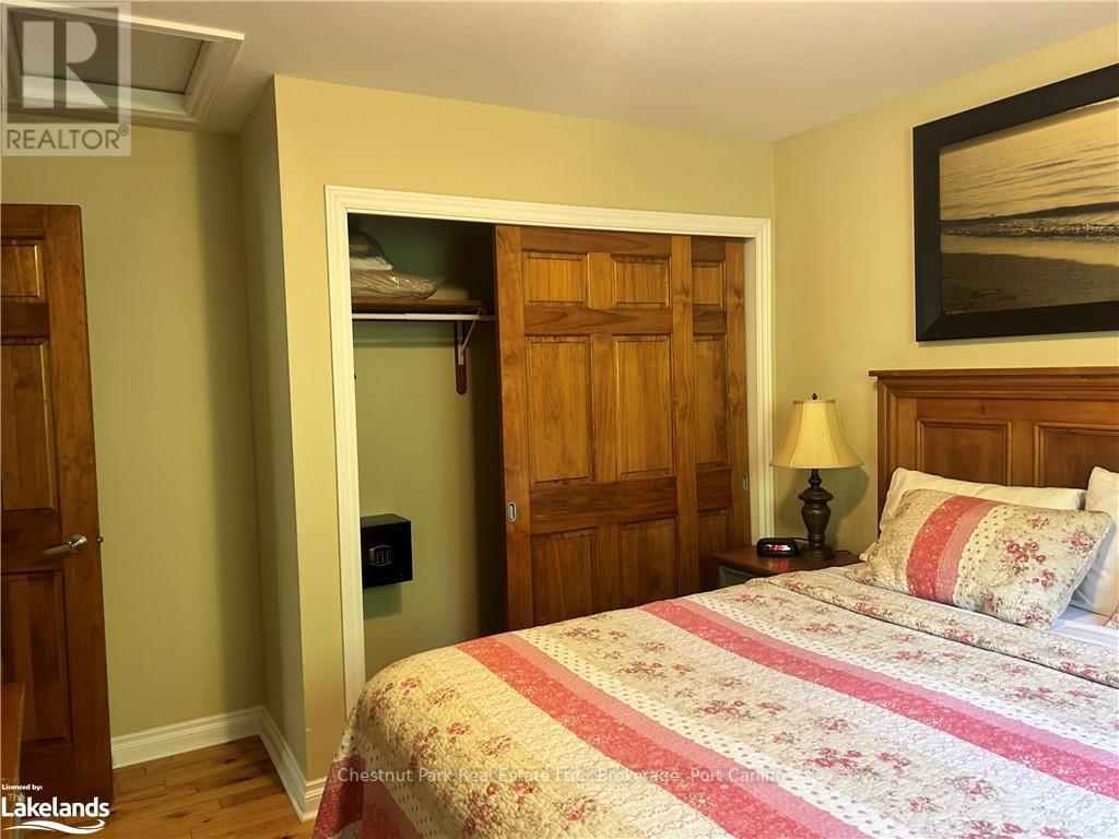 118-3 - 1052 Rat Bay Road, Lake Of Bays (Franklin), ON - Indoor Photo Showing Bedroom