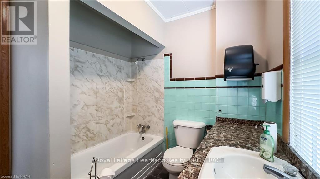 405 Queen St, North Huron (Blyth), ON