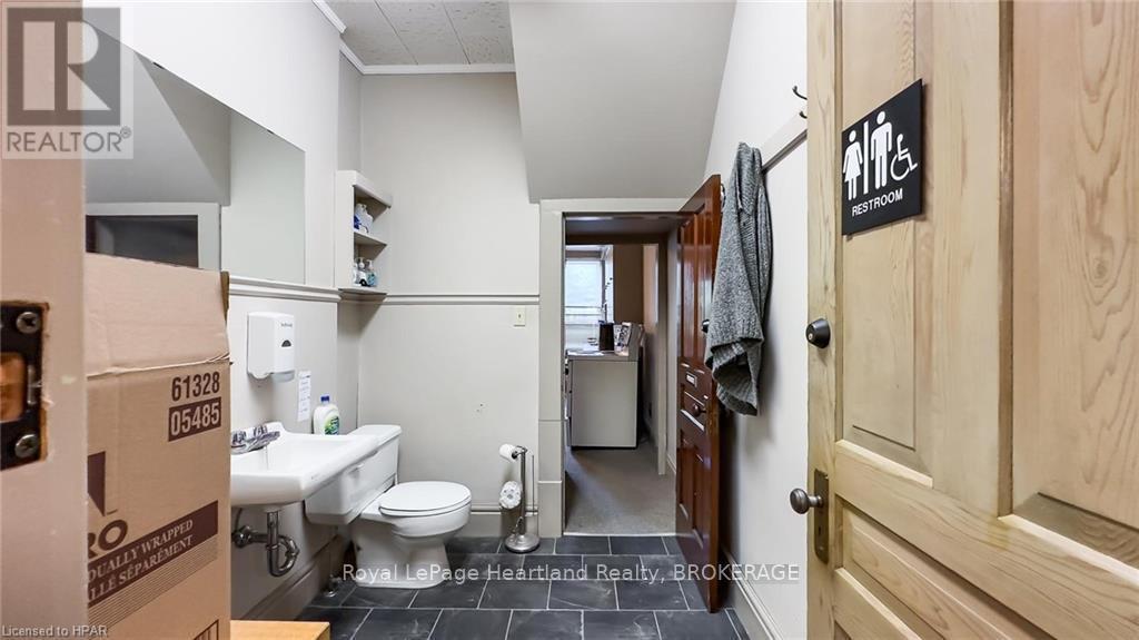 405 Queen St, North Huron (Blyth), ON