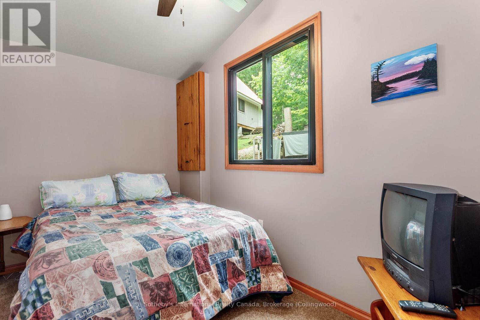 4202 Go Home Lake Shr, Georgian Bay (Gibson), ON - Indoor Photo Showing Bedroom