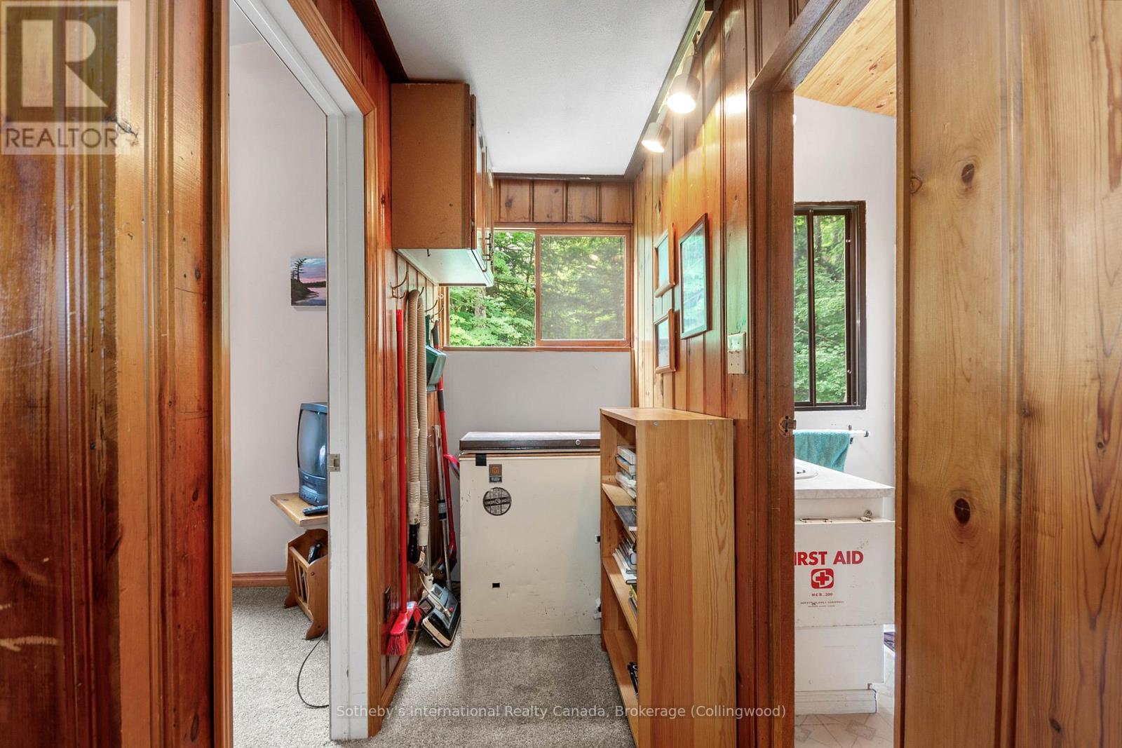 4202 Go Home Lake Shr, Georgian Bay (Gibson), ON - Indoor Photo Showing Other Room