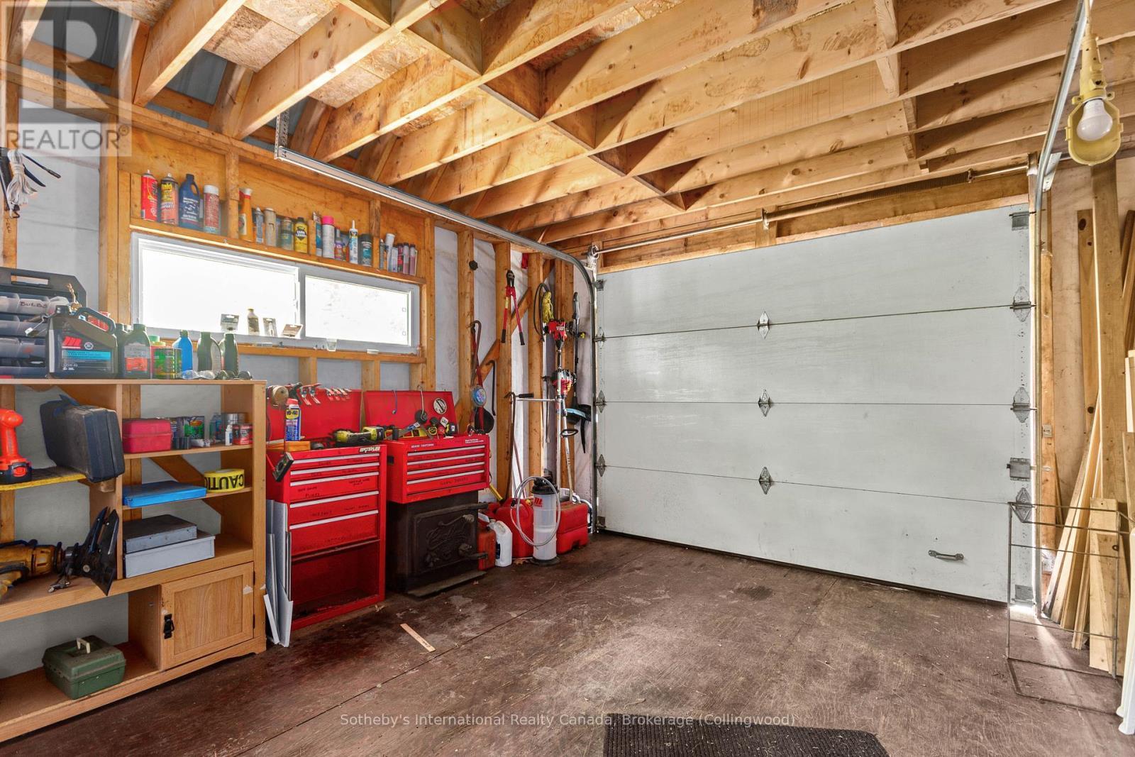 4202 Go Home Lake Shr, Georgian Bay (Gibson), ON - Indoor Photo Showing Garage