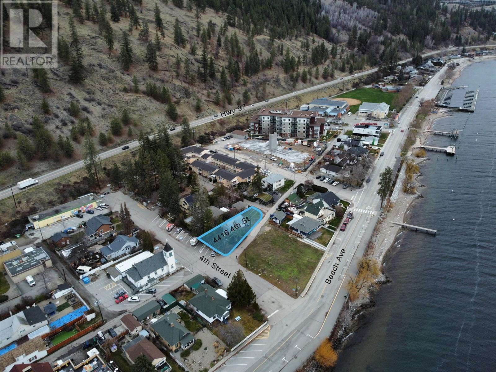 4416 4Th Street, Peachland, BC - Outdoor With Body Of Water With View